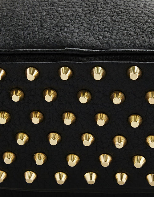 STUDDED SAVAGE