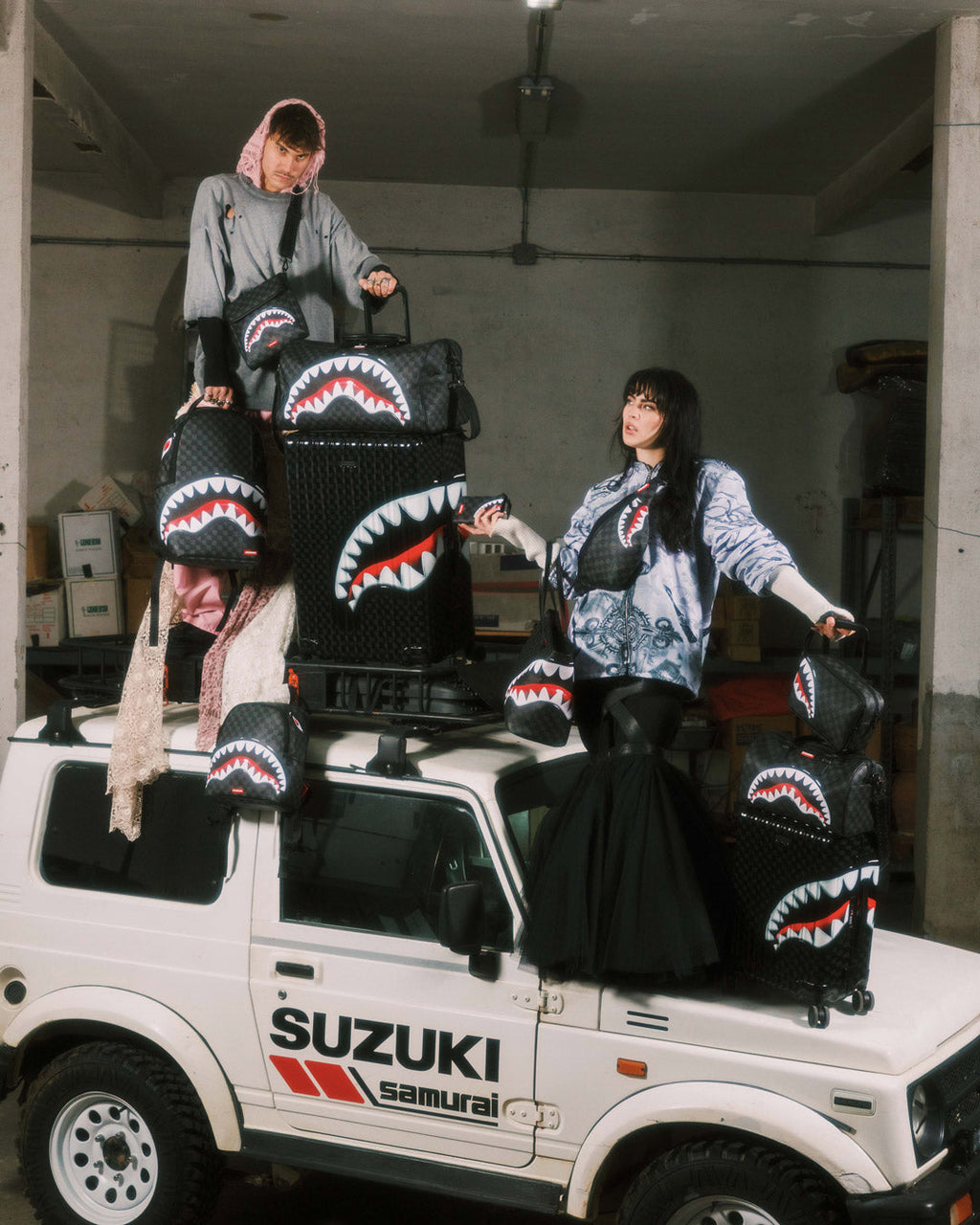 SHARKS IN PARIS HYPER PUFF MESSENGER SLING